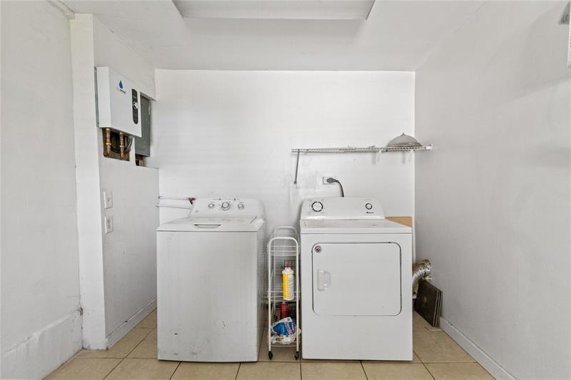 Image 23 of 47 For 4184 49th Ct