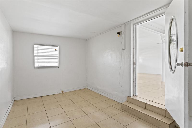 Image 25 of 47 For 4184 49th Ct