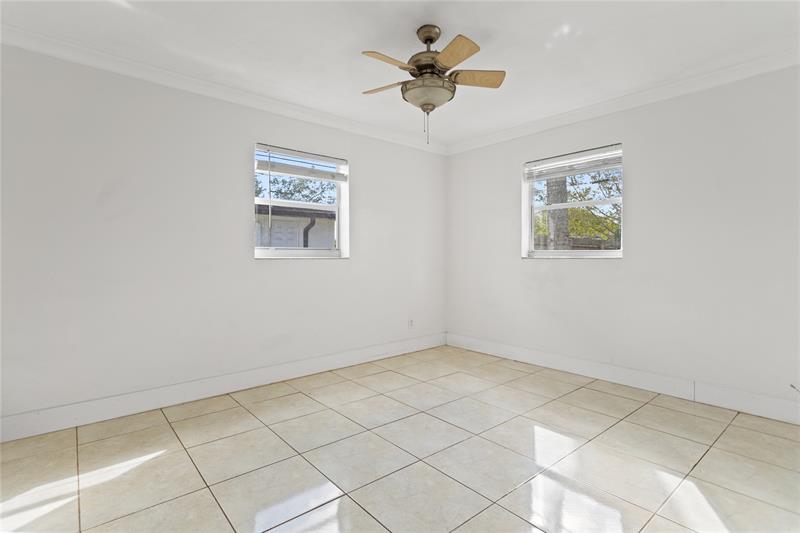 Image 28 of 47 For 4184 49th Ct