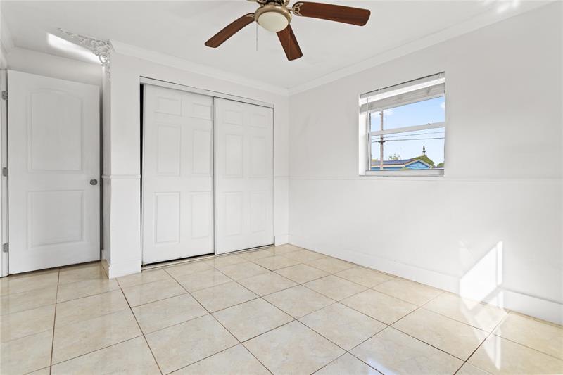 Image 33 of 47 For 4184 49th Ct