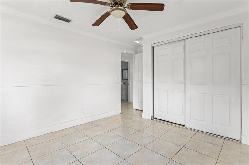 Image 34 of 47 For 4184 49th Ct