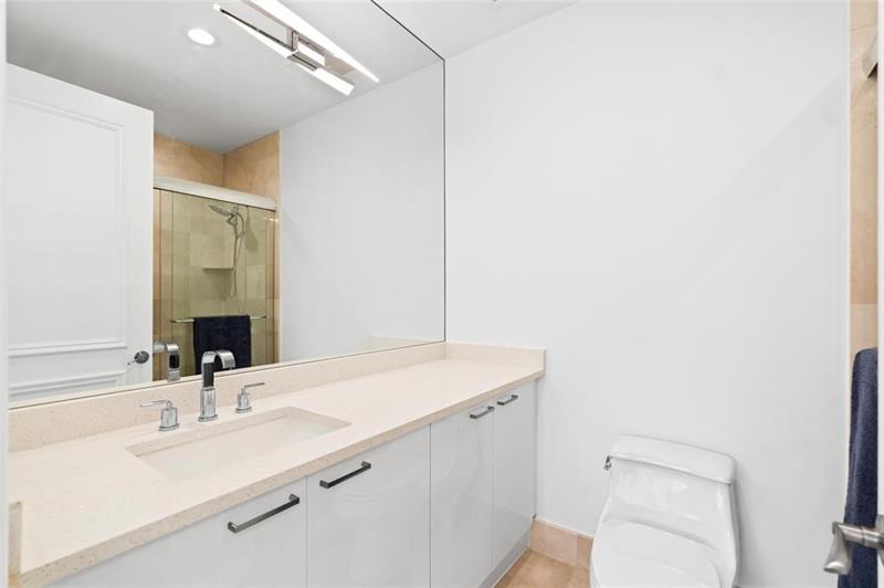 Image 17 of 34 For 701 21st Ave  109