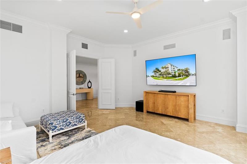 Image 21 of 34 For 701 21st Ave  109