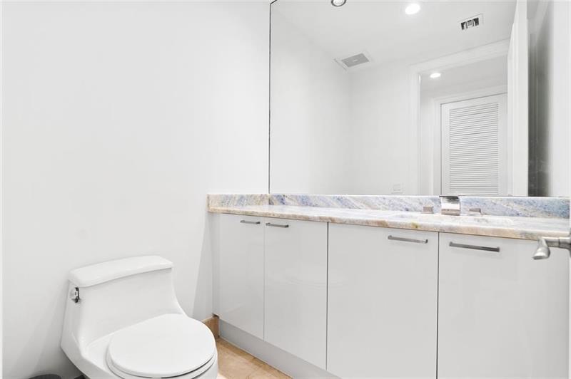 Image 22 of 34 For 701 21st Ave  109