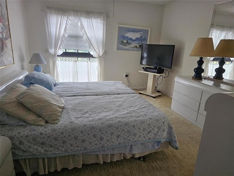 Image 10 of 23 For 5570 44th St  405a