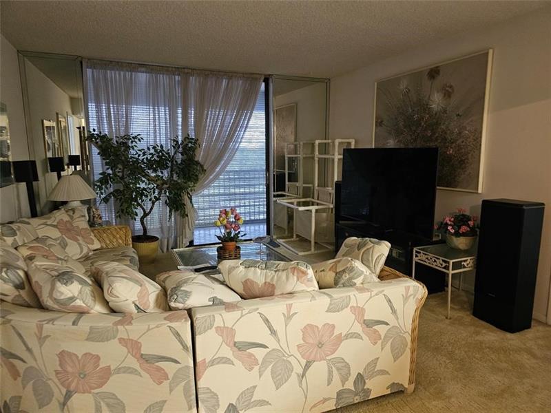 Image 6 of 23 For 5570 44th St  405a