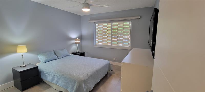 Image 11 of 13 For 3050 16 Ave  201