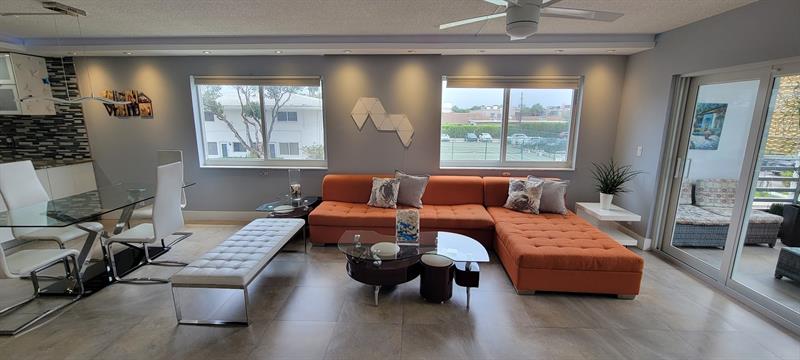 Image 4 of 13 For 3050 16 Ave  201