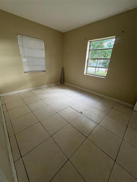 Image 10 of 20 For 418 Evanston Cir