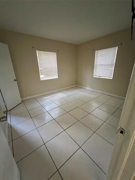 Image 11 of 20 For 418 Evanston Cir