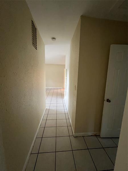 Image 14 of 20 For 418 Evanston Cir