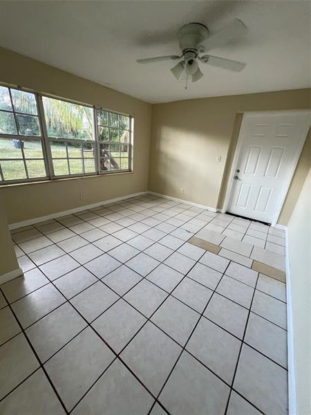 Image 7 of 20 For 418 Evanston Cir