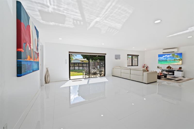 Image 7 of 36 For 4314 Roosevelt St