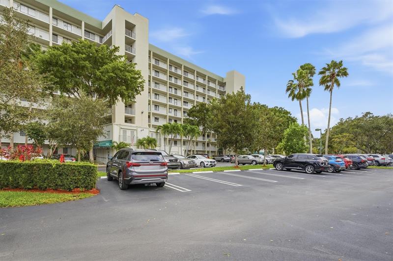 Image 33 of 43 For 2238 Cypress Bend Dr  608