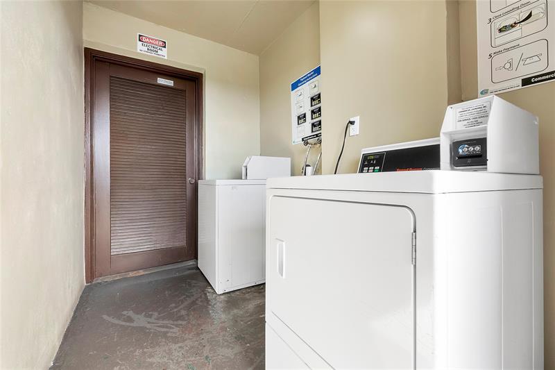 Image 12 of 13 For 1811 Jefferson St  708