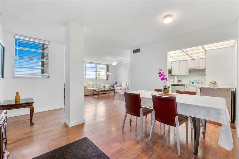 Image 3 of 13 For 1811 Jefferson St  708