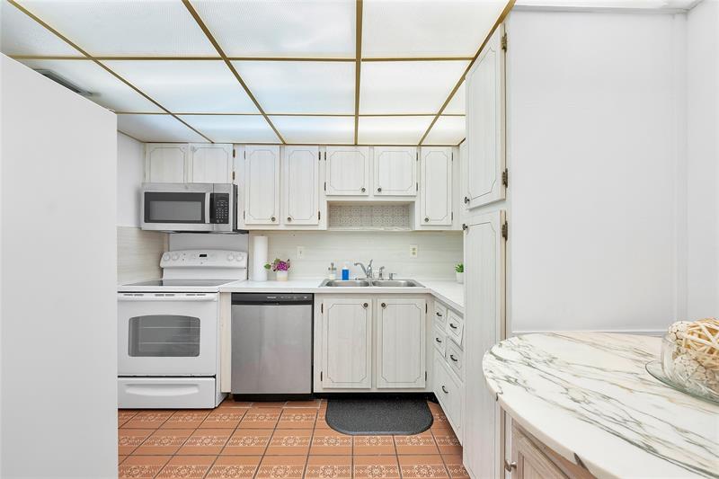 Image 7 of 13 For 1811 Jefferson St  708