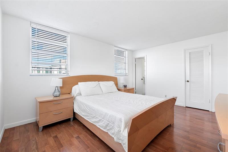 Image 9 of 13 For 1811 Jefferson St  708