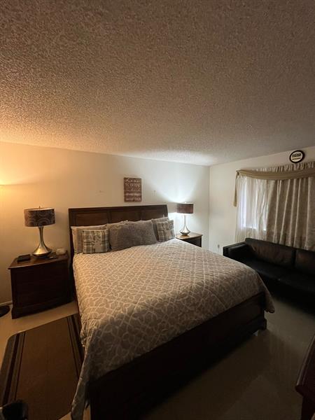 Image 10 of 20 For 3053 Oakland Forest Dr 201