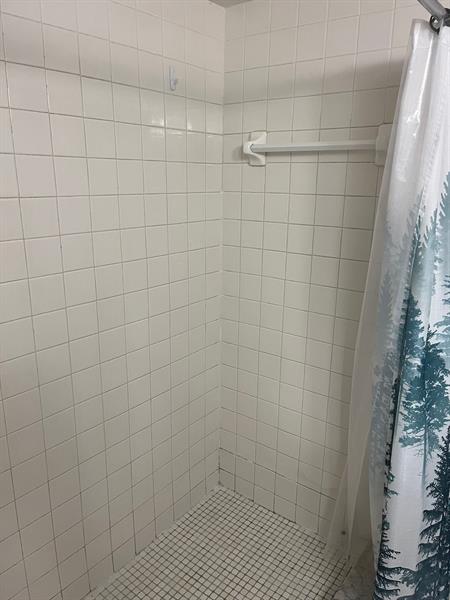 Image 12 of 20 For 3053 Oakland Forest Dr 201