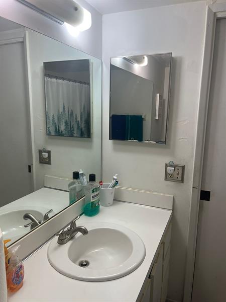 Image 14 of 20 For 3053 Oakland Forest Dr 201