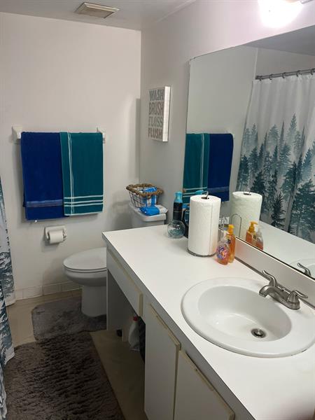 Image 16 of 20 For 3053 Oakland Forest Dr 201