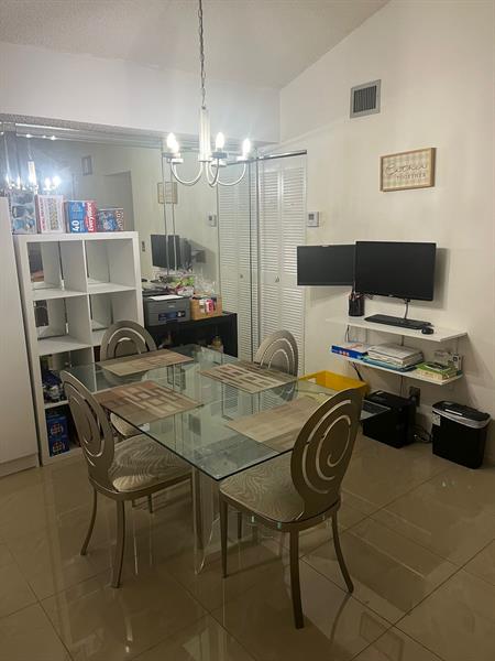 Image 17 of 20 For 3053 Oakland Forest Dr 201