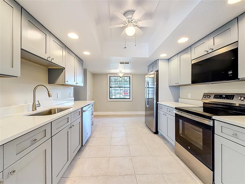 Image 23 of 73 For 11603 Bayshore Dr 118