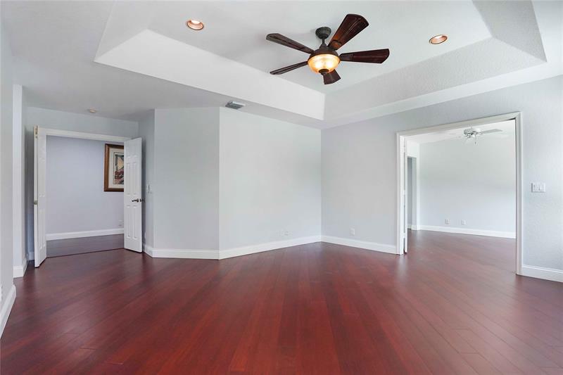 Image 28 of 56 For 1828 48th Terrace