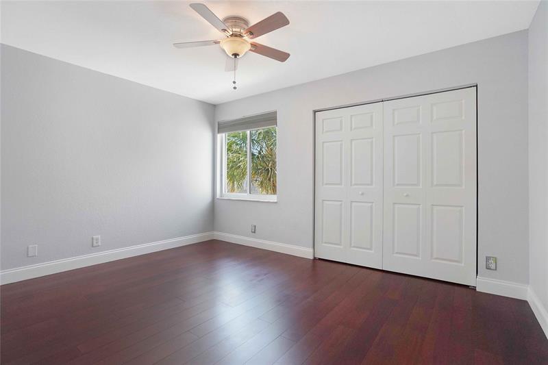 Image 31 of 56 For 1828 48th Terrace