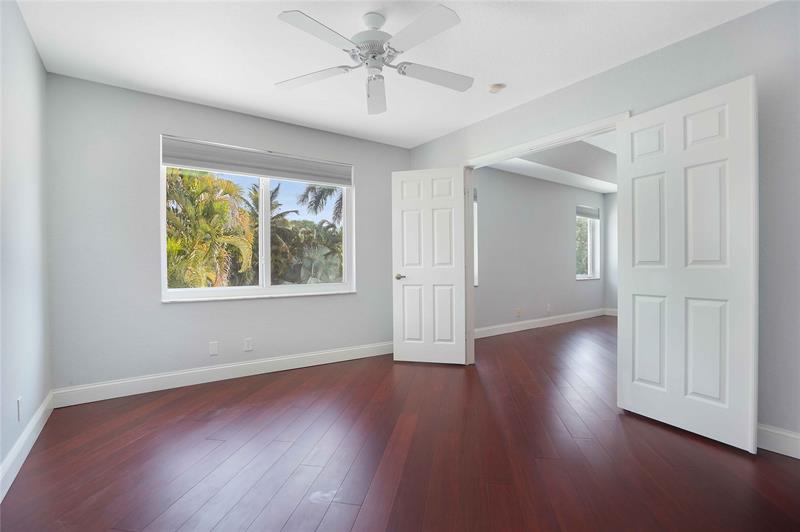 Image 32 of 56 For 1828 48th Terrace