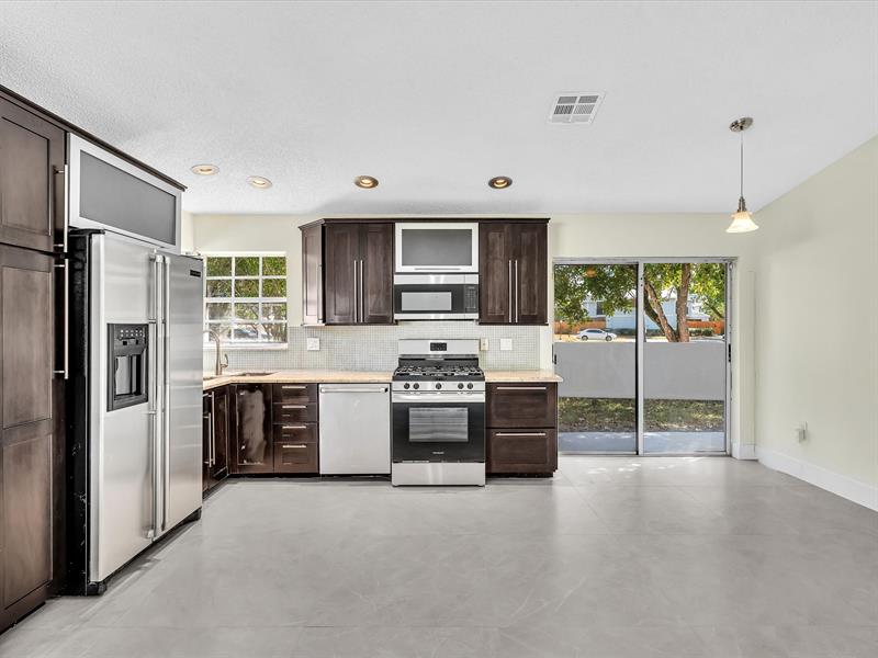 Image 17 of 71 For 13400 5th Ct