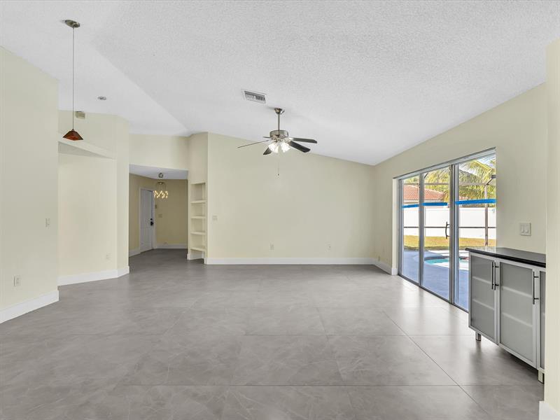 Image 21 of 71 For 13400 5th Ct