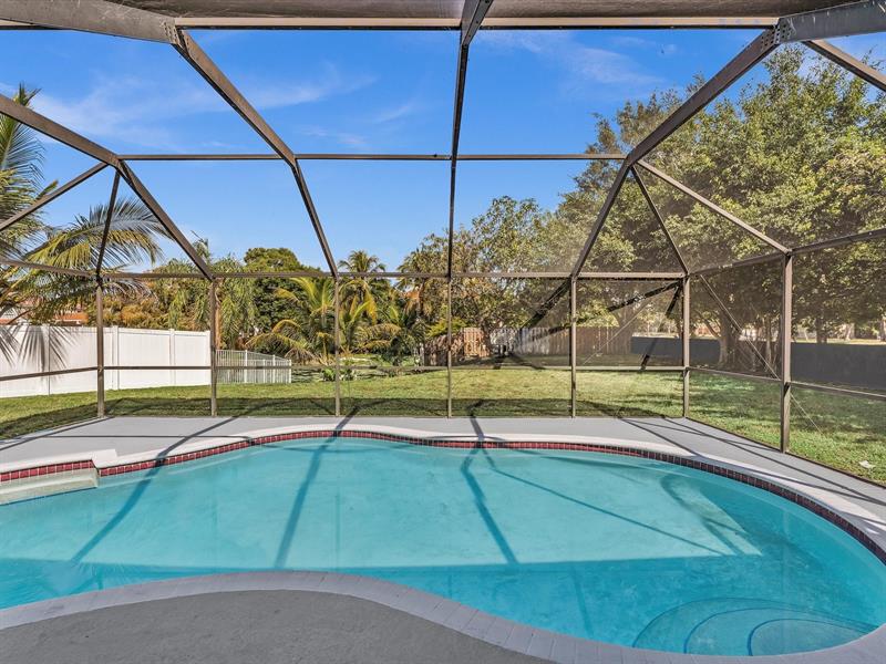 Image 24 of 71 For 13400 5th Ct