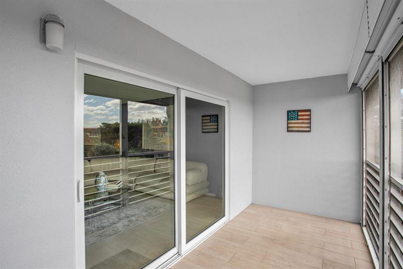 Image 32 of 38 For 1702 Andros Isle  D4