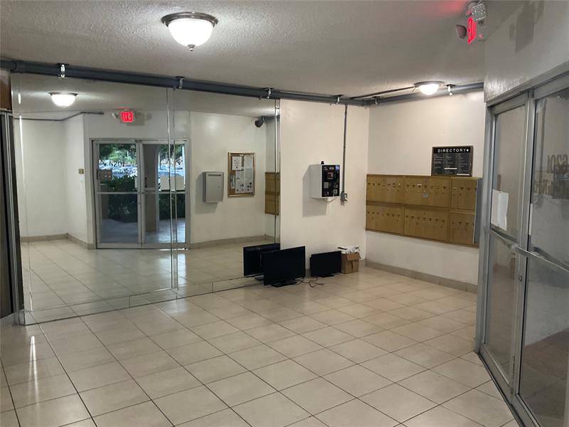 Image 4 of 29 For 6201 Falls Circle Dr 309