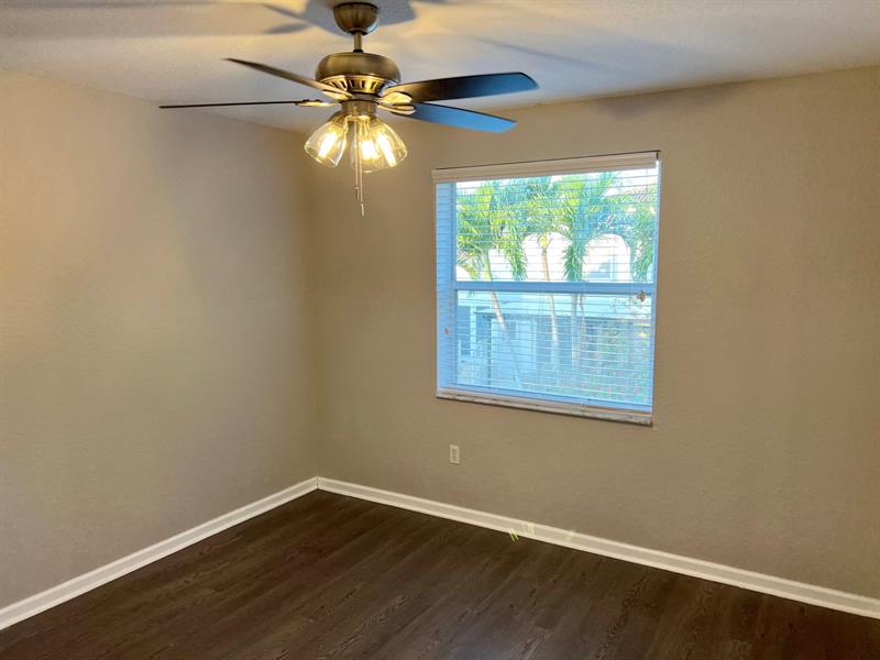 Image 27 of 55 For 4926 163 Ave