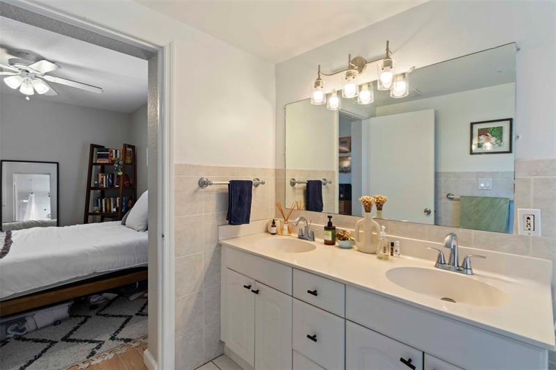 Image 13 of 35 For 548 9th Ave C