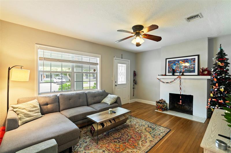 Image 6 of 35 For 548 9th Ave C