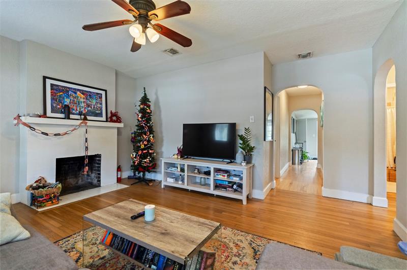 Image 7 of 35 For 548 9th Ave C