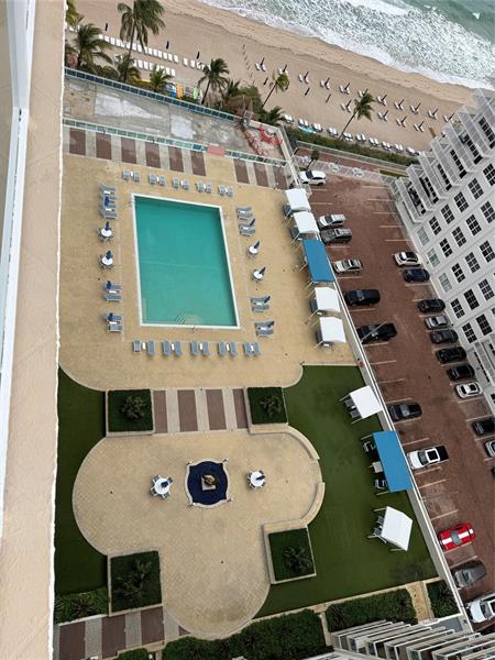 Image 15 of 47 For 3900 Galt Ocean Dr 1804