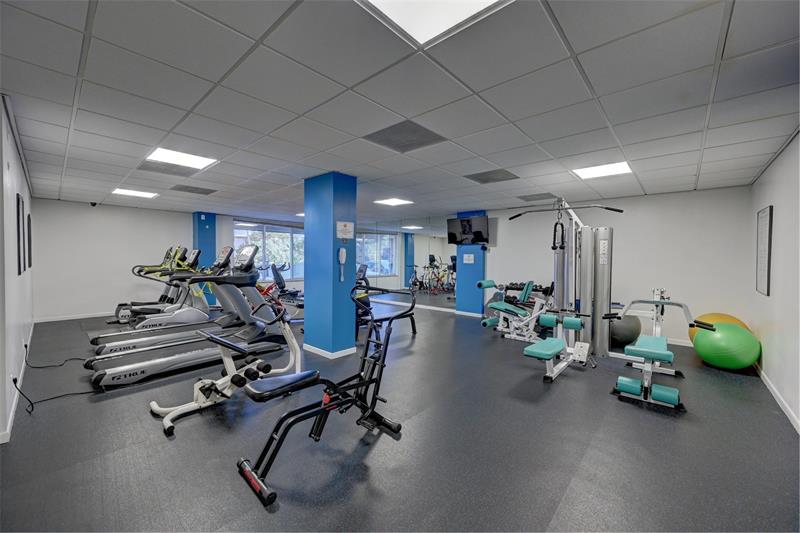 Image 18 of 47 For 3900 Galt Ocean Dr 1804