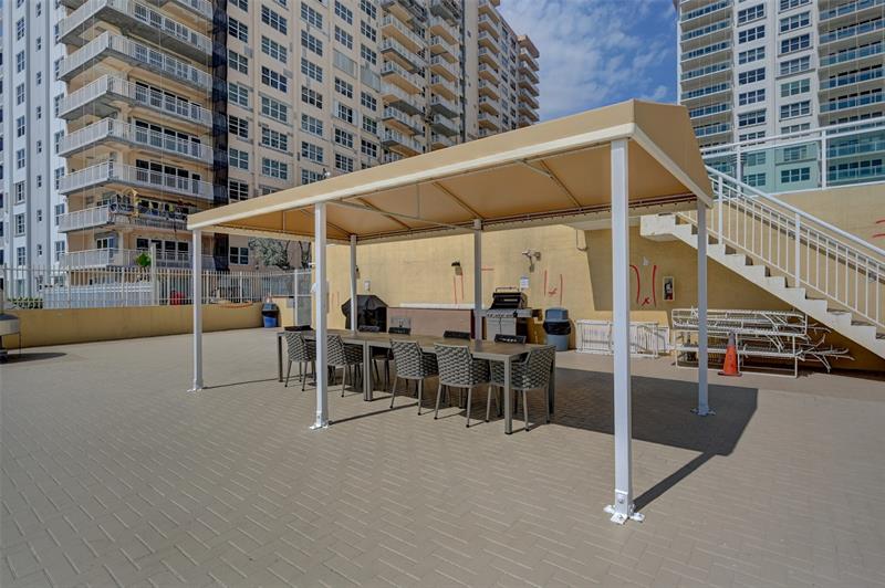 Image 23 of 47 For 3900 Galt Ocean Dr 1804