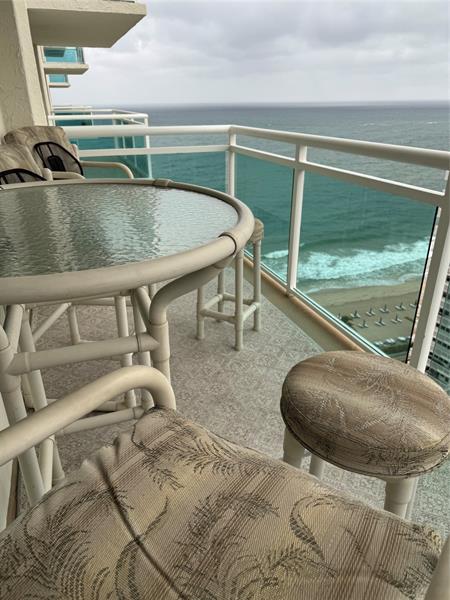 Image 6 of 47 For 3900 Galt Ocean Dr 1804