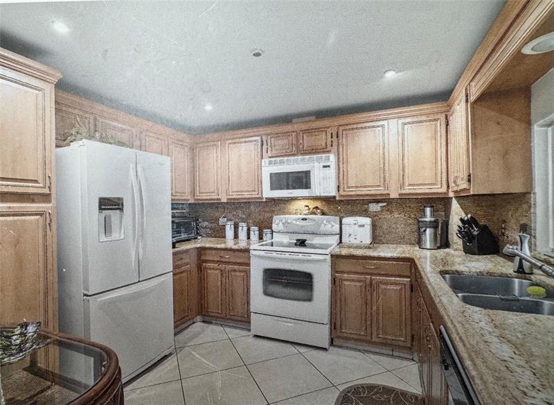 Image 8 of 47 For 3900 Galt Ocean Dr 1804