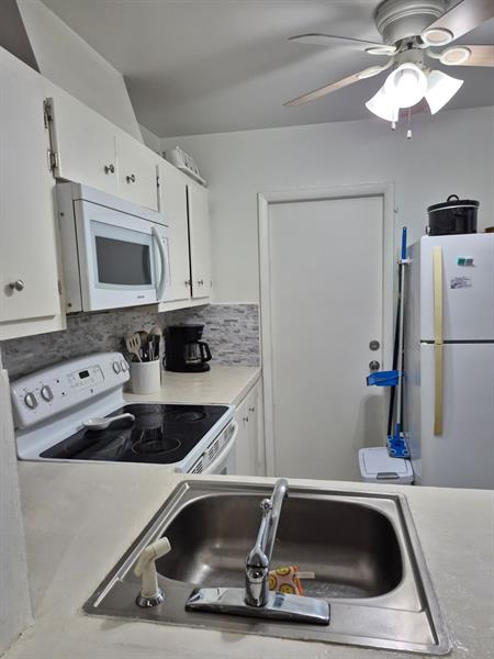 Image 15 of 33 For 560 2nd Ave  H2