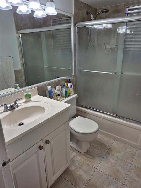 Image 21 of 33 For 560 2nd Ave  H2