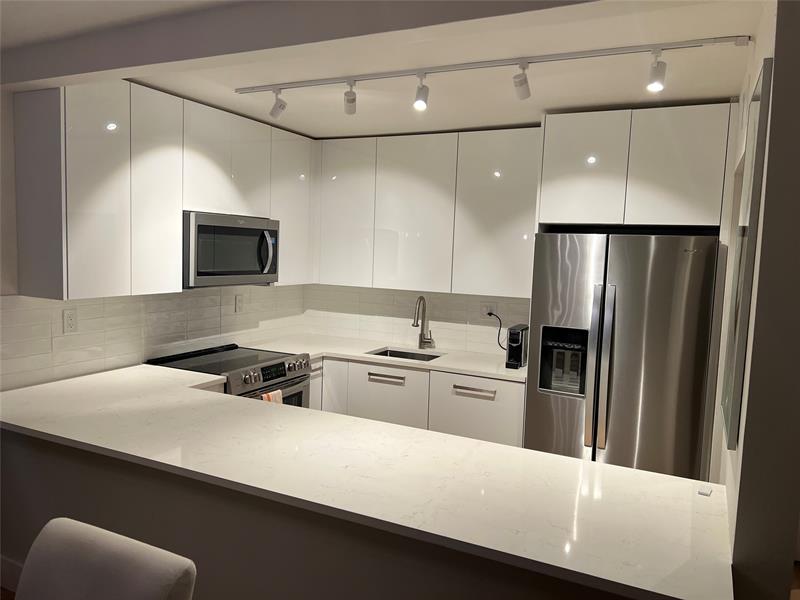 Image 6 of 9 For 3821 Environ Blvd  110