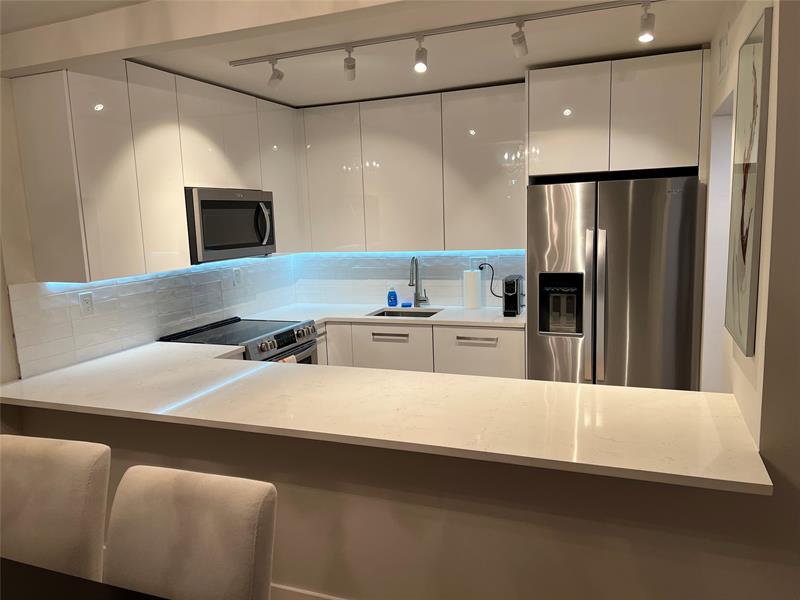 Image 7 of 9 For 3821 Environ Blvd  110