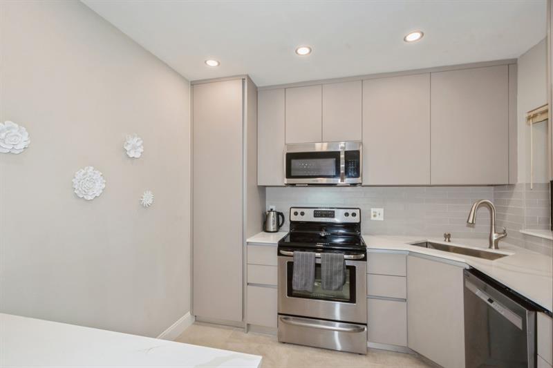 Image 10 of 37 For 4485 Carambola Cir  27322